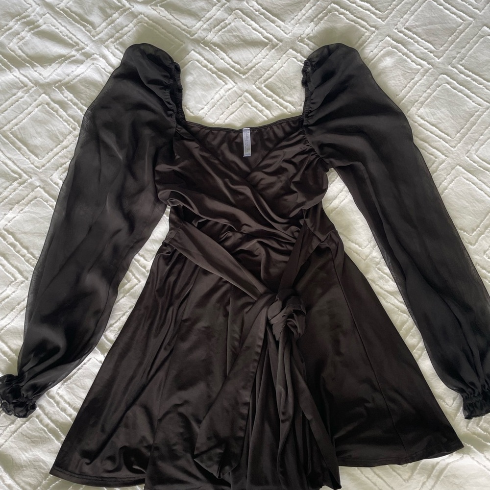 Lucy In The Sky Aliah Puff Chiffon Wrap Dress - Picture 2 of 4